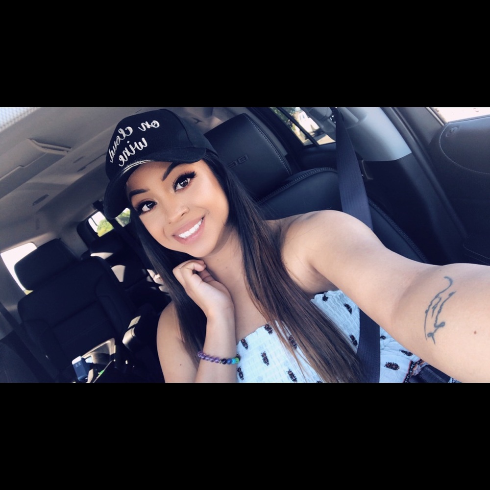 Meet your Posher, Lena